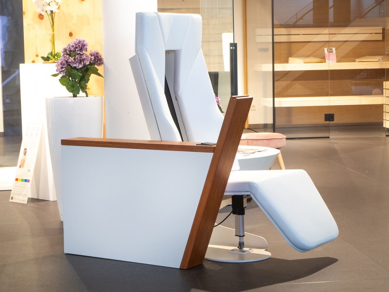 bintense_schauraum_infrarotliege_2CgX5yYSPmQqMo_800x800